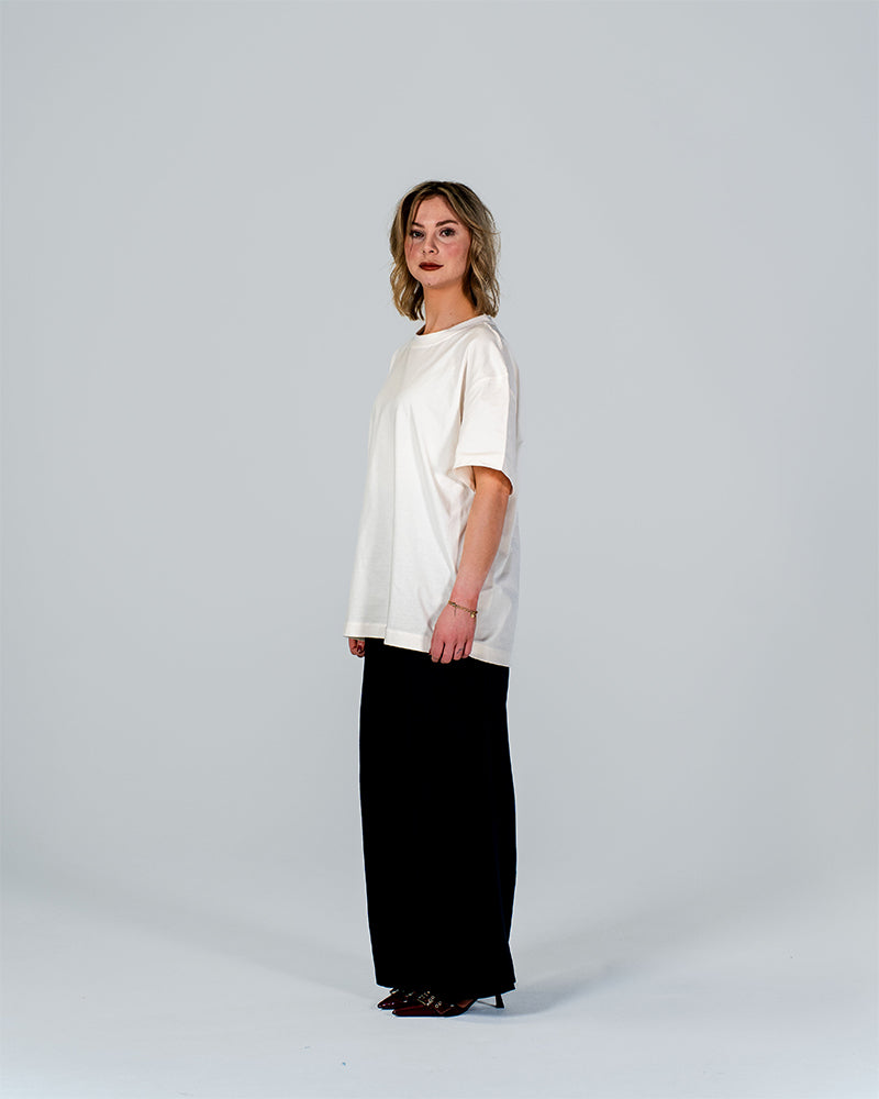 Conservatory Romance Tee - Black